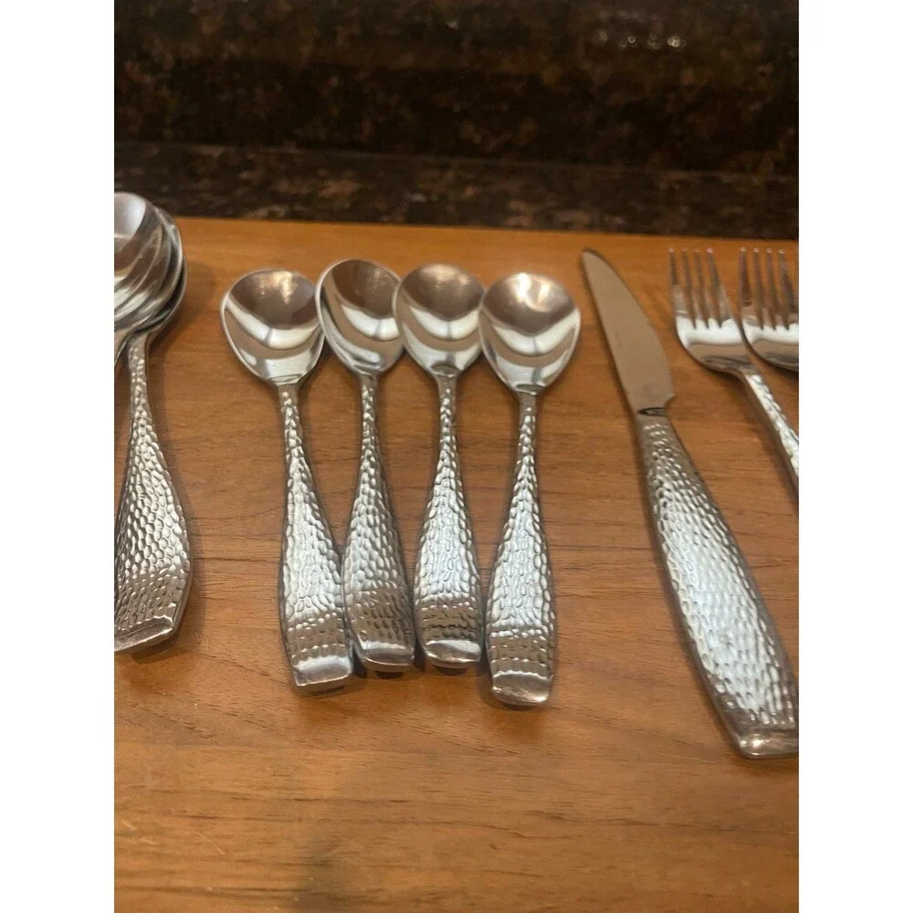 17 pc Heritage Hammered Stainless Flatware - Mixed Lot